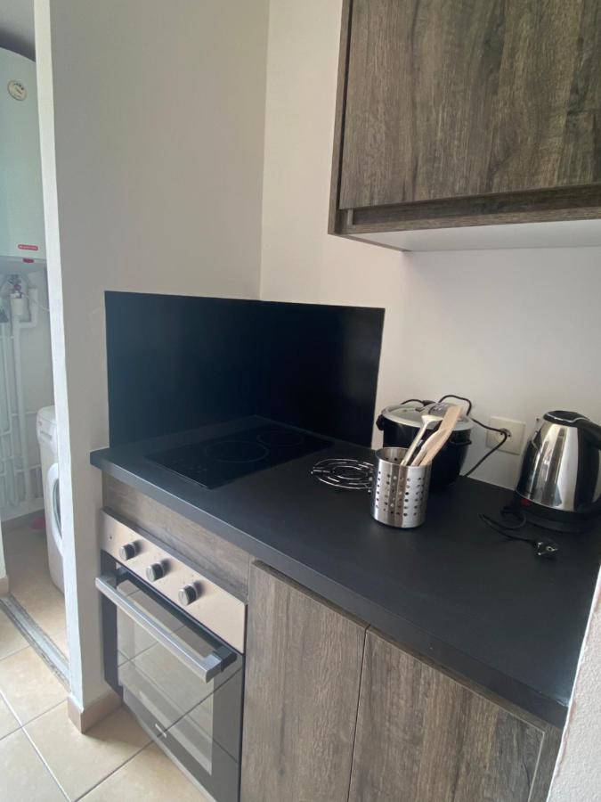 Appartement F2 Avec Piscine Saint-André Dış mekan fotoğraf